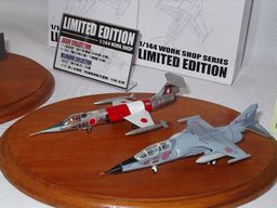 F-toys. 1/144 JASDF Collection Limited Item, Lockheed/Mitsubishi F-104J Starfighter ACM 1979 (Left), Mitsubishi T-2B Aggressor Sqn. (Right)