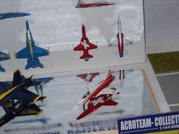 F-toys. 1/144 Acroteam Collection 2, Northrop F-5E Tiger II Patrouille Swiss